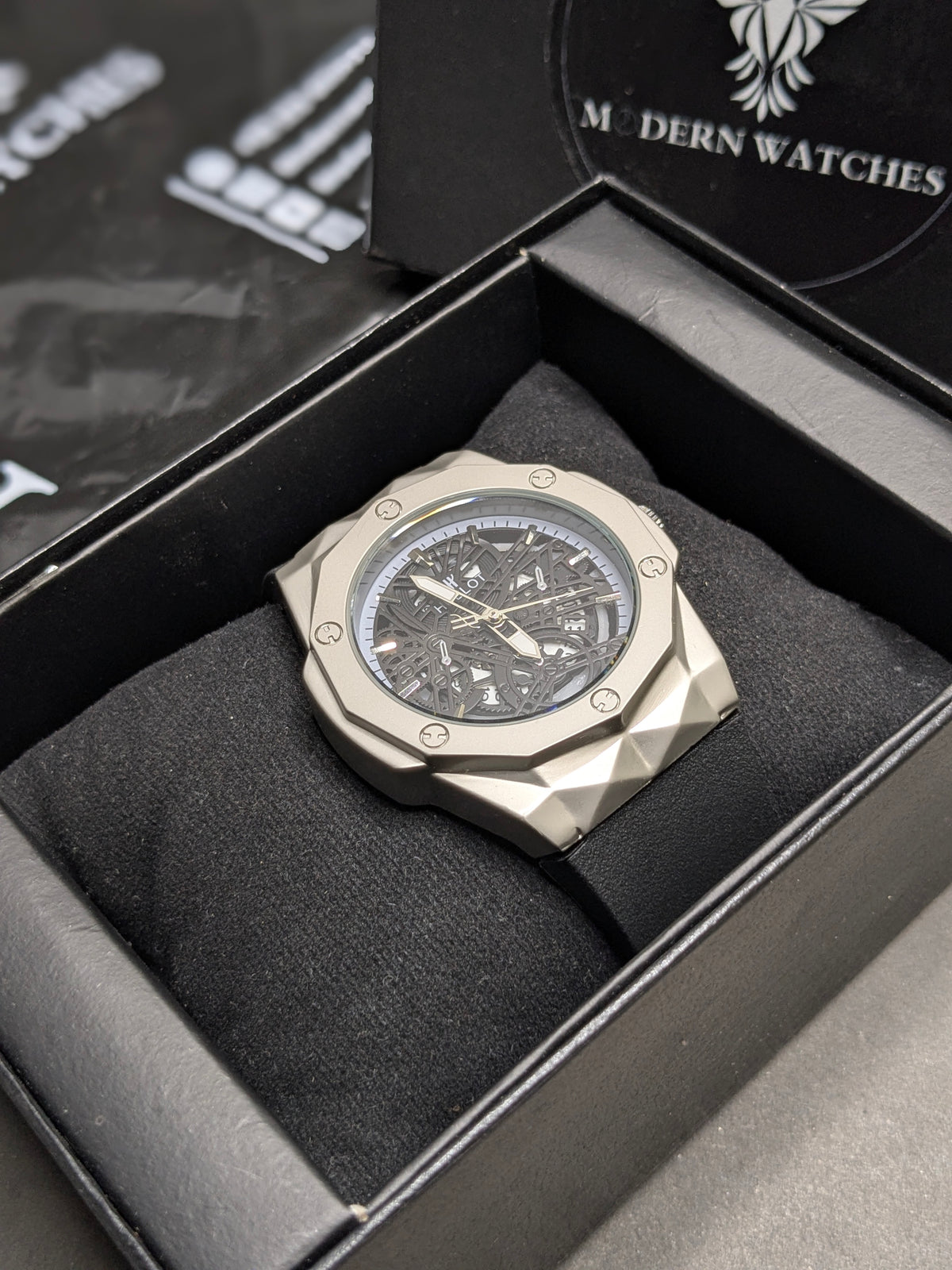 Geneve Strap Watch for Men's